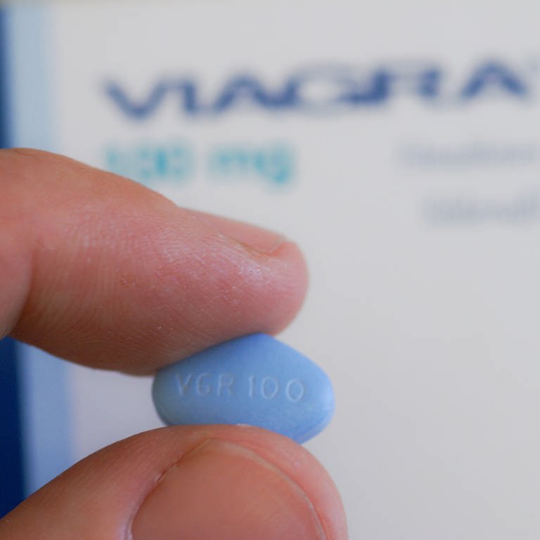 Blaue Pille Viagra (Foto: IMAGO, agefotostock)