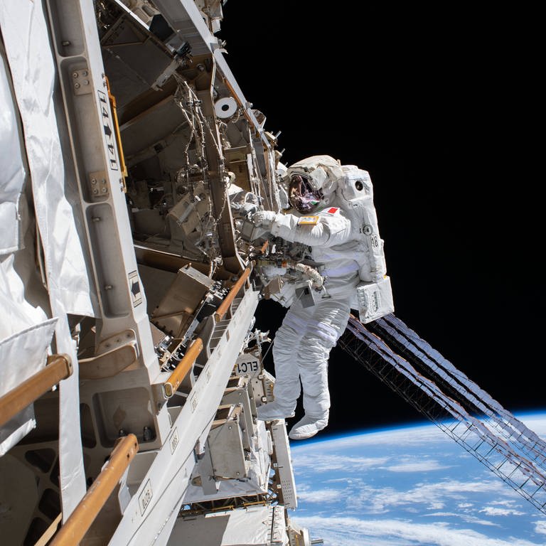 Astronaut im Weltall (Foto: IMAGO, IMAGO / ZUMA Wire)