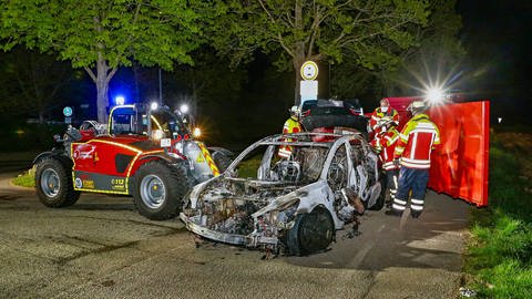 Immer wieder kommt es z.B. bei Elektroautos, zu Bränden. (Foto: IMAGO, /KS-Images.de)