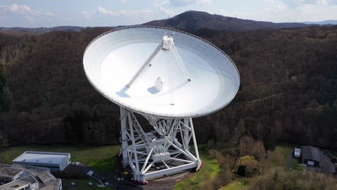 Das Bild zeigt das Radioteleskop in Effelsberg. (Foto: SWR, Nano)