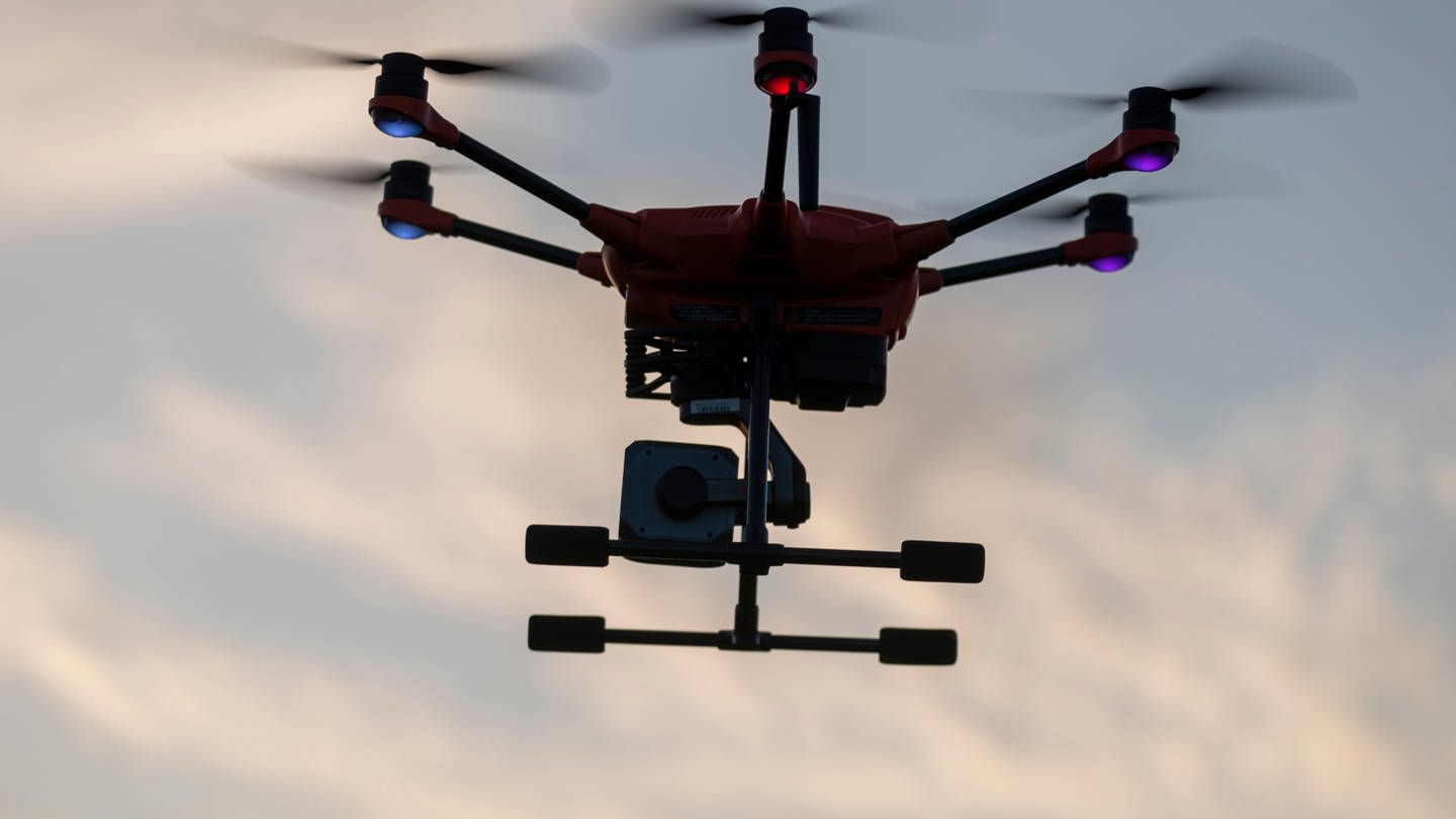 Drohnen können auch dazu eingesetzt werden, Leben zu retten. (Foto: IMAGO, imago)
