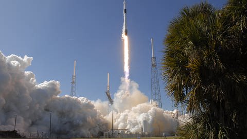  Falcon 9 Rakete der privaten Firma SpaceX  (Foto: IMAGO, imago images/UPI Photo)