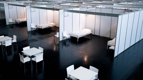 Um genug Krankenbetten in Wien zur Verfügung zu haben, wurde in der Messehalle ein extra Corona Betreuungszentrum installiert. (Foto: IMAGO, imago images / Eibner Europa)
