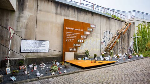 Loveparade Gedenkstätte an der Karl-Lehr-Straße in Neudorf (Foto: IMAGO, imago stock&people)