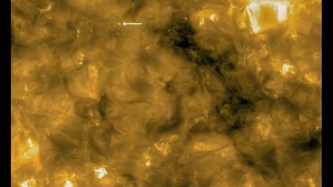 Solar Orbiter bietet bisher nie gesehene Nahaufnahmen unseres Heimatsterns, der Sonne. Es brodelt an der Oberfläche. Immer wieder kommt es zu "Lagerfeuern" mit bis zu 1000 Kilometern Größe.