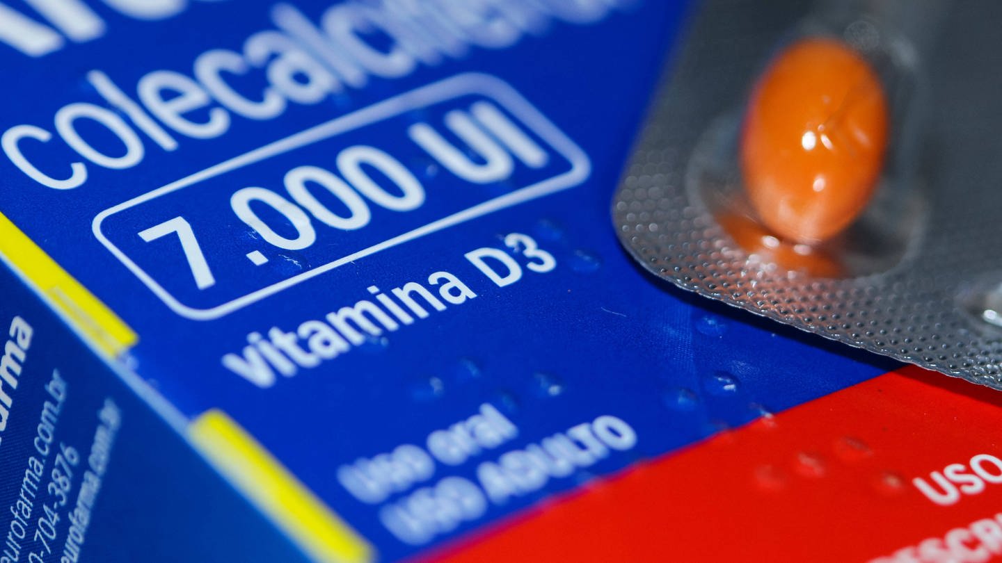 Vitamin D-Pillen sollen angeblich vor einer Infektion mit dem neuen Coronavirus schützen. Viel dran ist daran wohl nicht, sagen Experten. (Foto: IMAGO, imago)