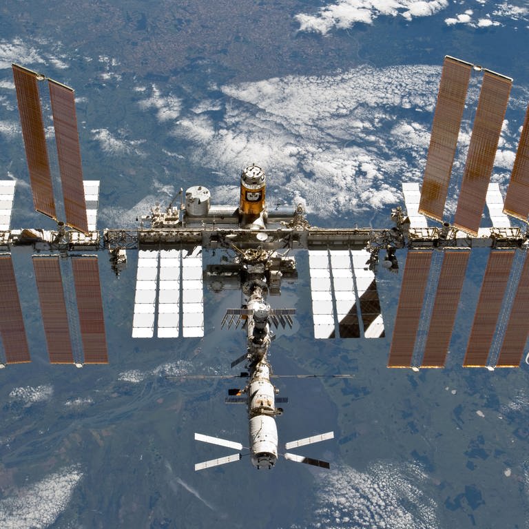 So sah die Besatzung des Space Shuttles Discovery die ISS im Jahr 2012 nach dem Abdocken von der Raumstation. (Foto: NASA)