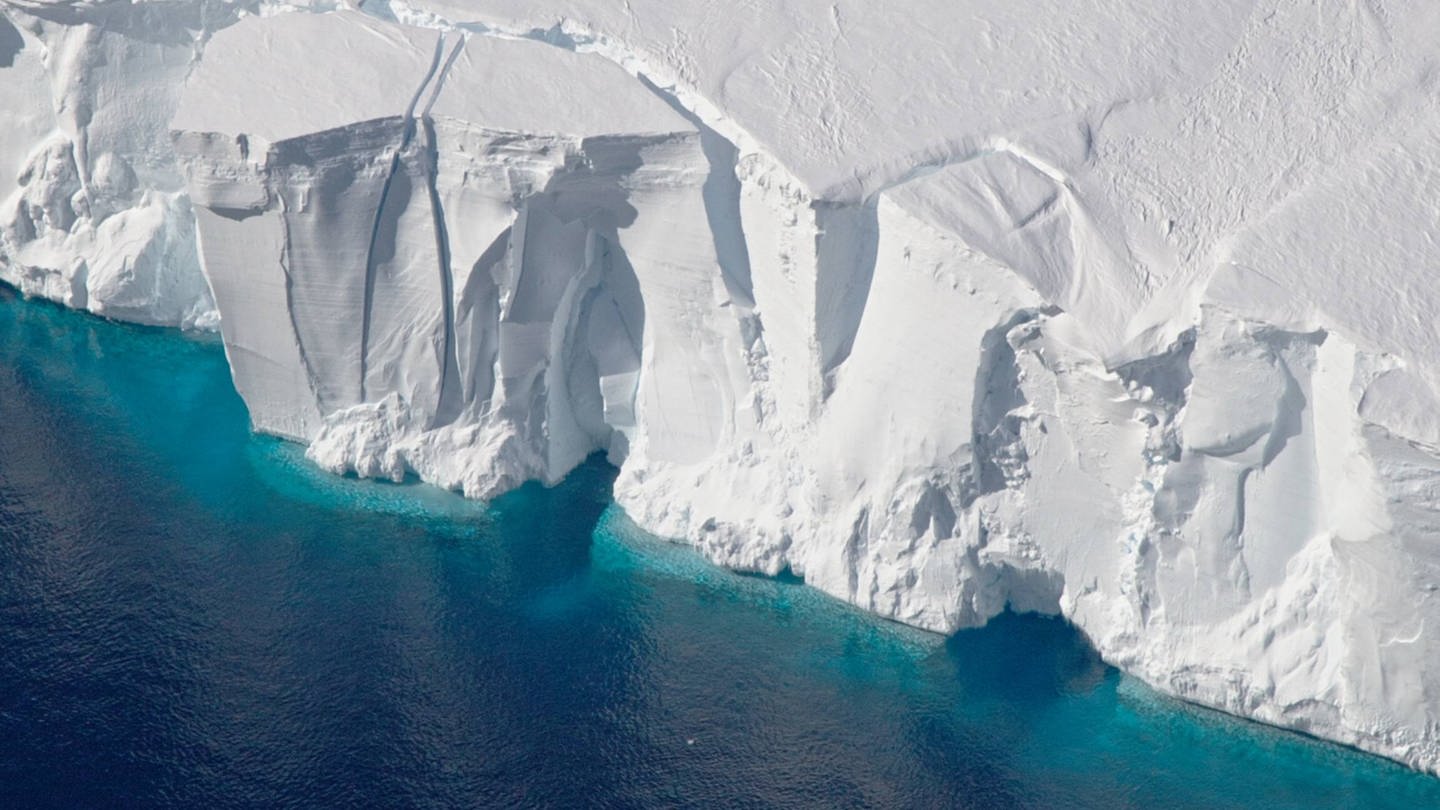 Eisfront in der Antarktis (Foto: IMAGO, IMAGO / ZUMA Wire)