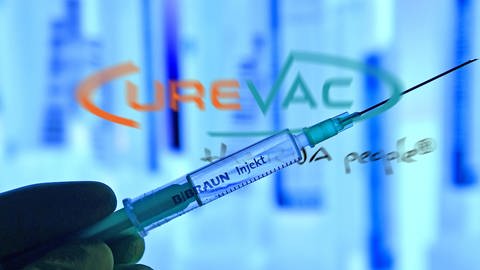 Vielleicht könnte der Curevac-Impfstoff noch weiter entwickelt werden, damit er auch zuverlässig vor neuen Coroavirus-Mutanten schützt. (Foto: IMAGO,  imago images/Sven Simon)