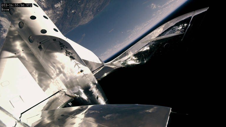 VSS Unity von Virgin Galactic fliegt rund 80 Kilomter über der Erdoberfläche