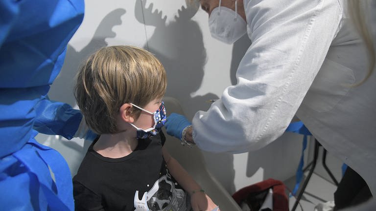 In den USA wurde die Zulassung für den Corona-Impfstoff von BiontechPfizer für Kinder von sechs Monaten bis fünf Jahren beantragt. (Foto: IMAGO, imago images/UIG)