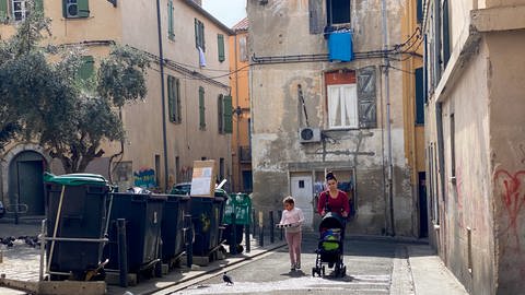 Einsturzgefährdete Häuser in Saint-Jacques: Die Gitanes ist eine katalonische Rom-Gruppe, die sich während des Zweiten Weltkriegs in diesem Stadtviertel angesiedelt hat
