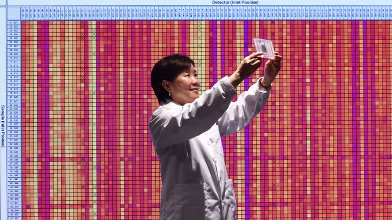 Prof. Nancy Ip Yuk-yu, Direktorin von HKCeND und Professorin für Biowissenschaften an der Hong Kong University of Science and Technology (HKUST), im Science Park. (Foto: IMAGO, IMAGO / ZUMA Wire)
