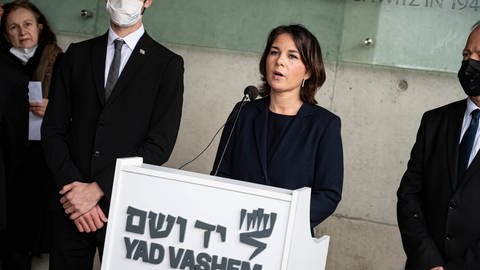 Annalena Baerbock, Außenministerin der Bundesrepublik Deutschland, gibt in der Holocaust-Gedenkstätte Yad Vashem ein Pressestatement ab.  (Foto: picture-alliance / Reportdienste, /dpa)