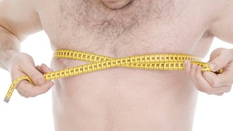 Der häufigste operative Schönheitseingriff bei Männern ist laut einer Studie der Deutschen Gesellschaft für Ästhetisch-Plastische Chirurgie die Fettabsaugung 
