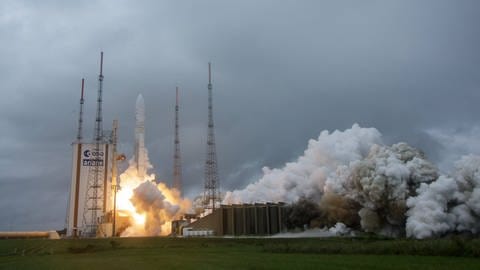 Am 25. Dezember 2021 startete eine Ariane 5-Rakete mit dem NASA-Weltraumteleskop James Webb erfolgreich ins All.  (Foto: IMAGO, IMAGO/ZUMA Wire/NASA)