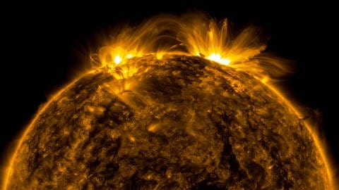 Ohne die Sonne könnten wir auf der Erde nicht leben; sie spendet uns Licht und Wärme. Allerdings ist unser Planet auch permanent der Brandung des Sonnenwindes ausgesetzt, der auch bedrohlich sein kann. (Foto: IMAGO, IMAGO/Panthermedia)