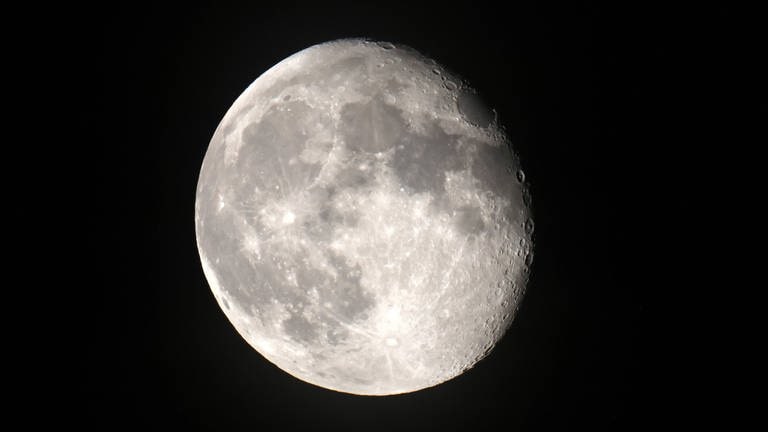 Vollmond am Nachthimmel (Foto: IMAGO, IMAGO / Eibner)