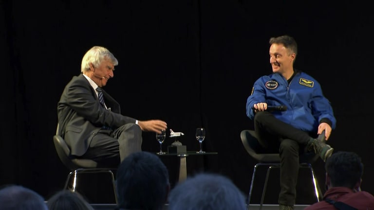 Ulf Merbold war der erste deutsche Astronaut im All, Matthias Maurer der bislang letzte. In Speyer trafen sich die beiden Astronauten bei der Raumfahrtausstellung in Speyer und antworteten auf Fragen. (Foto: SWR, SWR)