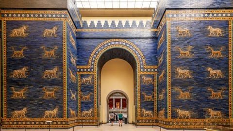 Nachbau des Stadttors von Babylon im Pergamonmuseum in Berlin (Foto: IMAGO, imagebroker)