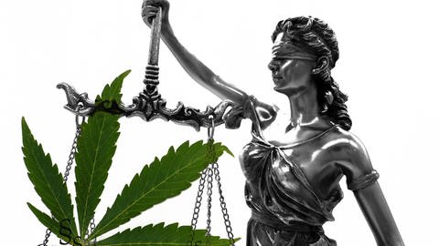 Durch die teilweise Cannabis-Legalisierung kommt auf die Justizbehörden zusätzliche Arbeit zu. Dafür brauchen sie Unterstützung. Ein Kommentar. Symbolbild (Foto: IMAGO, IMAGO/Wirestock)
