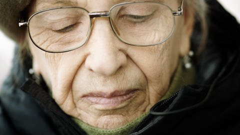 Wenn sich ältere Menschen "abgeschoben" fühlen, kann das Depressionen begünstigen. (Foto: Colourbox, Colourbox)