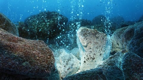 Jupitermond  (Foto: IMAGO, Heiße Quellen in den Ozeanen könnten auch auf der Erde erste einfache Lebensformen hervorgebracht haben. )