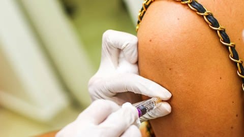 Wie wirksam ist die Impfung gegen Grippe? (Foto: IMAGO, imago images / Fotoarena)