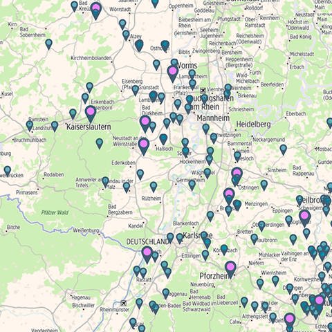 Pins der interaktiven #zuLAUT-Karte auf einer Map (Foto: SWR, Screenshot Maps4News)