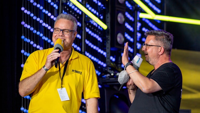 Das Publikum am zweiten Tag des SWR Sommerfestivals (Foto: SWR, Torsten Silz) Das Publikum am zweiten Tag des SWR Sommerfestivals