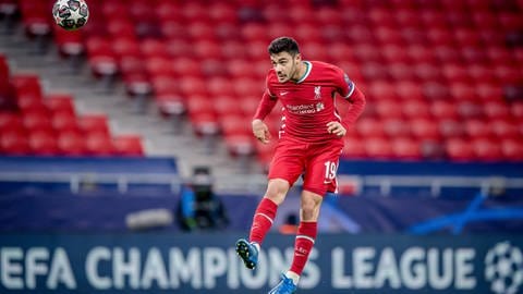 Um den verletzungsgeplagten FC Liverpool zu unterstützen, wechselte Ozan Kabak in der Winterpause der Saison 202021 auf Leihbasis nach England.  (Foto: IMAGO, imago images/motivio)