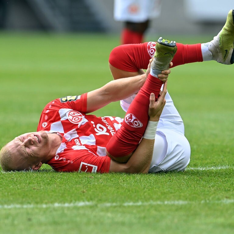 Andreas Hanche-Olsen hatte sich im Testspiel gegen den FC Burnley verletzt. (Foto: IMAGO, IMAGO / HJS)