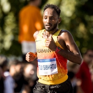 Samuel Fitwi will in Mainz den Streckenrekod im Halbmarathon angreifen