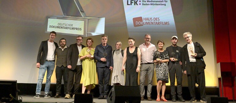 Preisträger:innen beim Deutschen Dokumentarfilmpreis 2023 (Foto: SWR, Patricia Neligan)