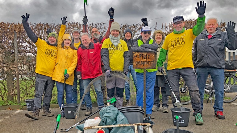 Die SWR1 Dreck weg-Woche startete bei Jelena in Tuttlingen. Sie hat die ehrenamtliche Müllsammel-Gruppe "Trash Hero Tuttlingen" gegründet (Foto: SWR) Die SWR1 Dreck weg-Woche startete bei Jelena in Tuttlingen. Sie hat die ehrenamtliche Müllsammel-Gruppe "Trash Hero Tuttlingen" gegründet