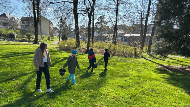 Die SWR1 Dreck weg-Woche macht Station in Stockach und sammelt mit der örtlichen Grundschule jede Menge Müll. (Foto: SWR) Die SWR1 Dreck weg-Woche macht Station in Stockach und sammelt mit der örtlichen Grundschule jede Menge Müll.
