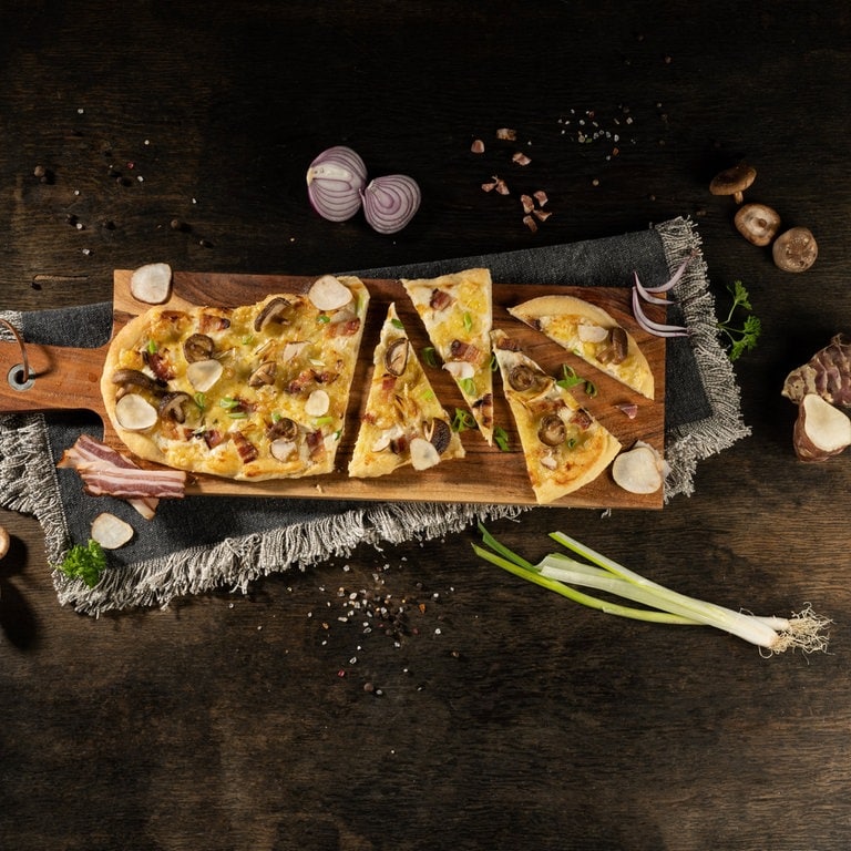 Deie mit Speck, Shitake & Topinambur (Foto: SWR, Tom Bässler)
