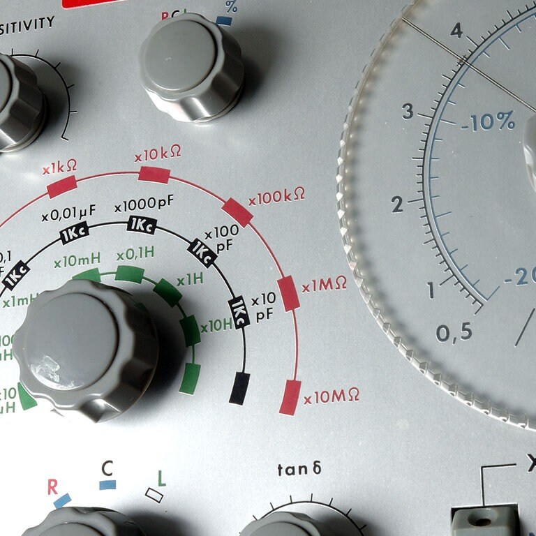 Tontechnik Frequenzgenerator (Foto: SWR, Jacques Lévesque)