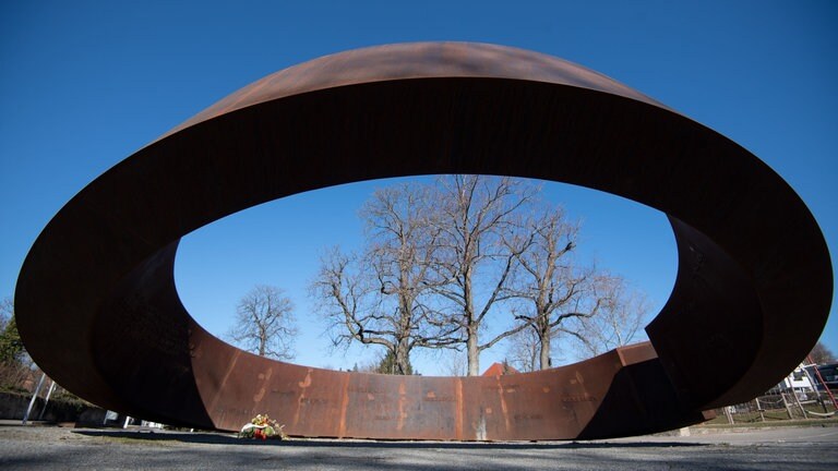 Denkmal für die Opfer des Amoklaufs an einer Schule in Winnenden  (Foto: picture-alliance / Reportdienste, picture alliance/dpa | Marijan Murat)