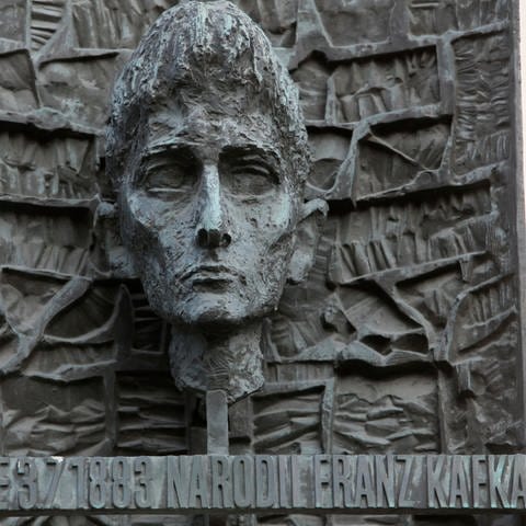 Gedenktafel amGeburtshaus von Franz Kafka (Foto: IMAGO, IMAGO/Pond5 Images)