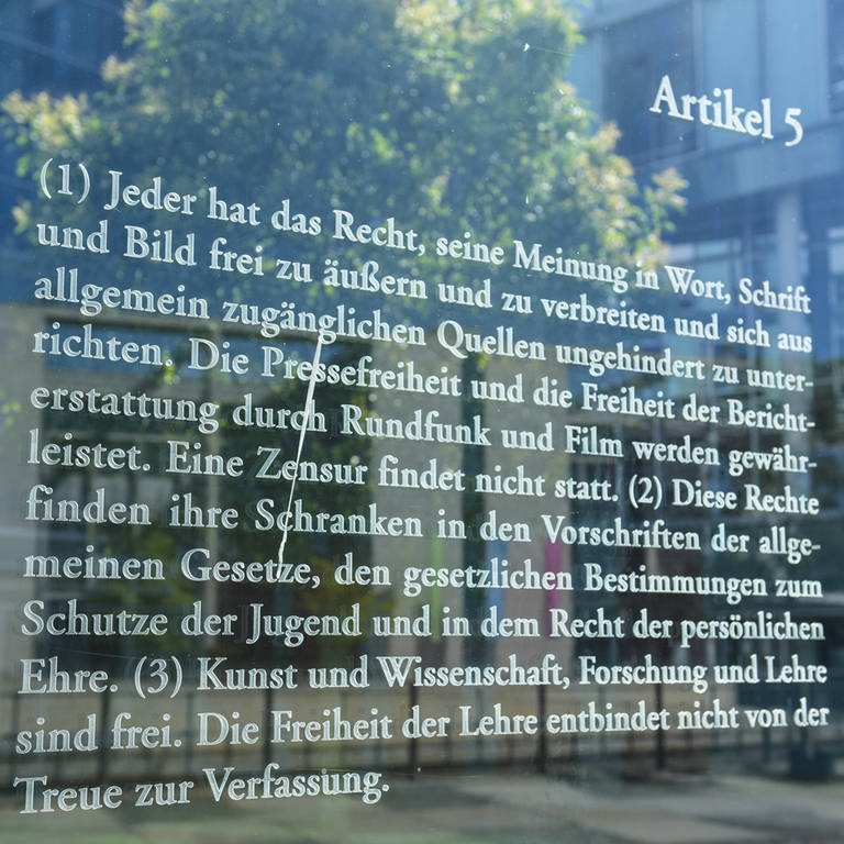 Artikel 5 des Grundgesetzes (Foto: IMAGO, imago images / Schöning)