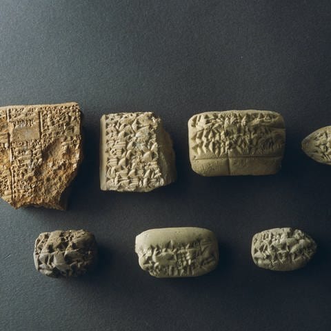 Mehrere Tontafeln mit Keilschrift, kassitische Zeit, um 1450 v. Chr.  (Foto: picture-alliance / Reportdienste, picture alliance / Philippe Maillard / akg-images | / akg-images)