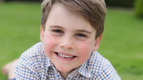 Das traditionelle Geburtstagsporträt zeigt Prinz Louis an seinem 6. Geburtstag am 23.4.2024 (Foto: dpa Bildfunk, Picture Alliance) Das traditionelle Geburtstagsporträt zeigt Prinz Louis an seinem 6. Geburtstag am 23.4.2024