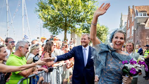 König Willem Alexander und Königin Maxima der Niederlande während eines Besuchs in der Provinz Zeeland. (Foto: picture-alliance / Reportdienste, picture alliance / Royal Press Europe | pool/rvlonkhuijsen) König Willem Alexander und Königin Maxima der Niederlande während eines Besuchs in der Provinz Zeeland.