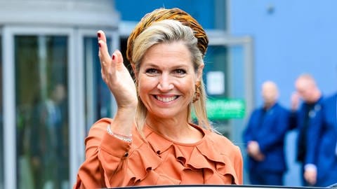 Königin Maxima trägt einen herbstlichen Look bei der Eröffnung der neuen Ambulanz der niederländischen Endometrioseklinik im Reiner de Graaf Krankenhaus. (Foto: picture-alliance / Reportdienste, picture alliance / abaca | Bruno Press/ABACA) Königin Maxima trägt einen herbstlichen Look bei der Eröffnung der neuen Ambulanz der niederländischen Endometrioseklinik im Reiner de Graaf Krankenhaus.