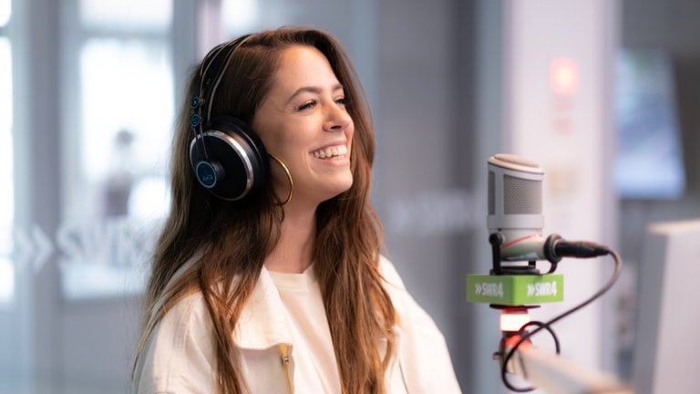 Sängerin Vanessa Mai live im Studio bei SWR4 Baden-Württemberg. (Foto: SWR, Markus Palmer)