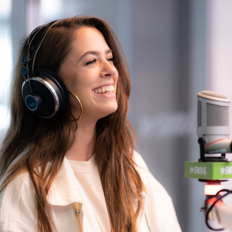 Sängerin Vanessa Mai live im Studio bei SWR4 Baden-Württemberg. (Foto: SWR, Markus Palmer)