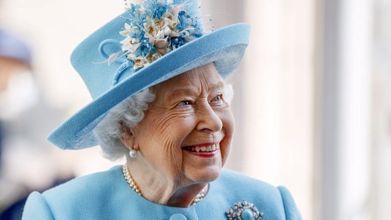 Queen Elizabeth lächelt