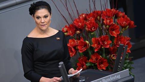 Kronprinzessin Victoria zu Besuch in Berlin: Am Volkstrauertag trifft die schwedische Monarchin den Bundespräsidenten Frank-Walter-Steinmeier und hält eine Rede im deutschen Bundestag. (Foto: picture-alliance / Reportdienste, picture alliance/dpa | Britta Pedersen)