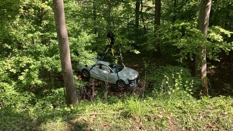 Erst nach mehreren Stunden wurde ein 19-Jähriger nach einem Unfall bei Untergruppenbach tot in seinem Auto entdeckt. 